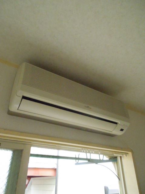 Other Equipment. ☆ It is air-conditioned ☆