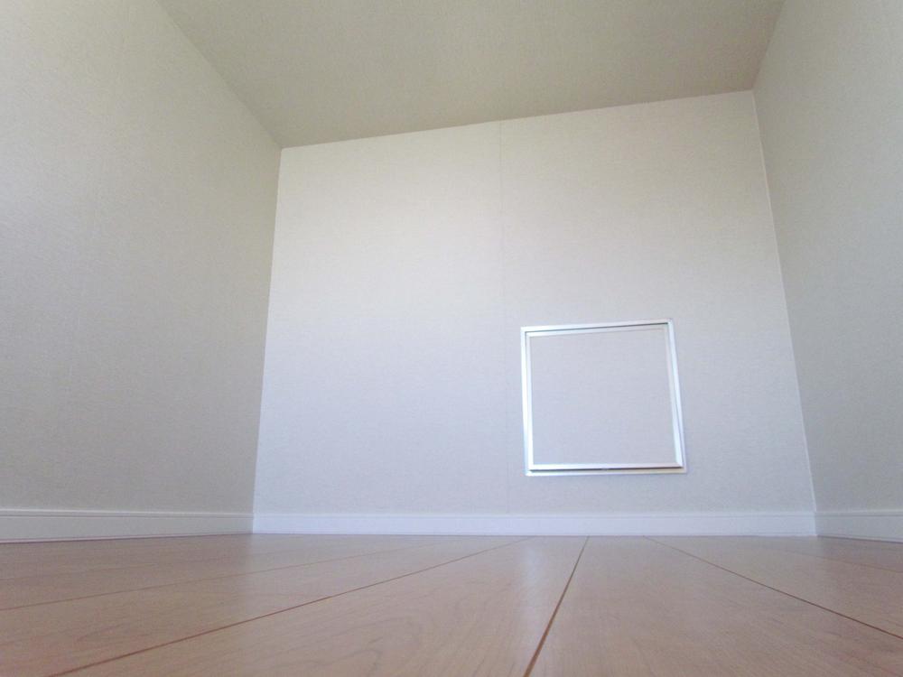 Receipt. ● there and useful attic storage