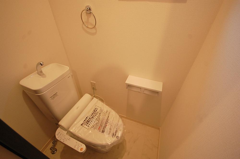 Toilet. 2013 October shooting