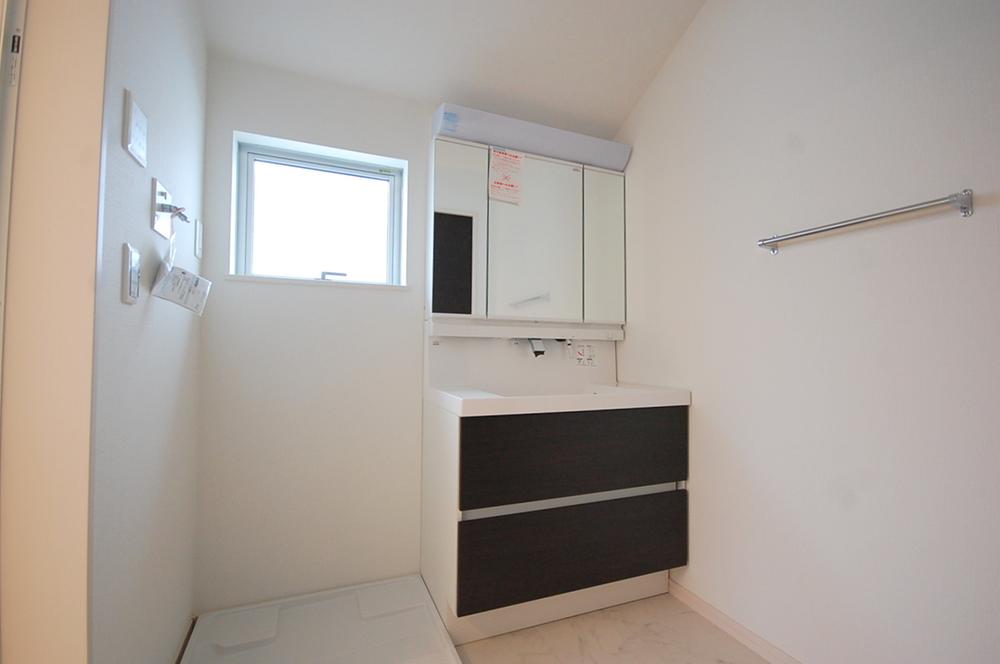 Wash basin, toilet. 2013 October shooting