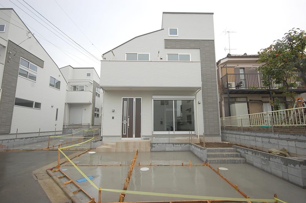 Local photos, including front road. 2013 October shooting