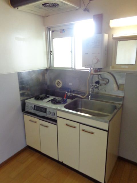 Kitchen. ☆ Gas stove is can be installed kitchen ☆