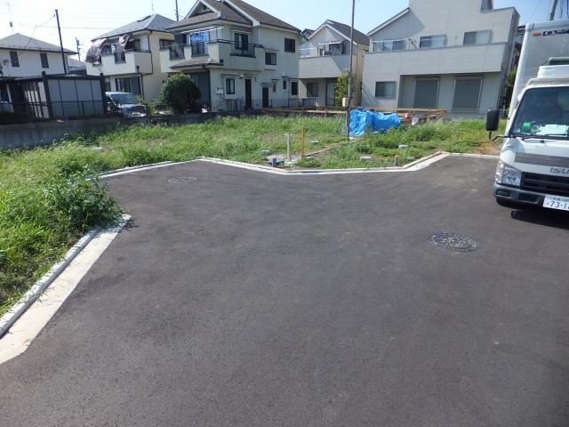 Local photos, including front road. North car-back