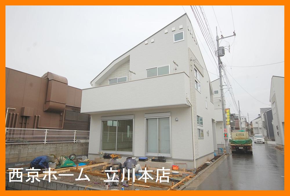 Local photos, including front road. 2013 October shooting