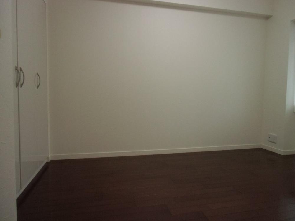 Non-living room. Indoor (12 May 2013) Shooting