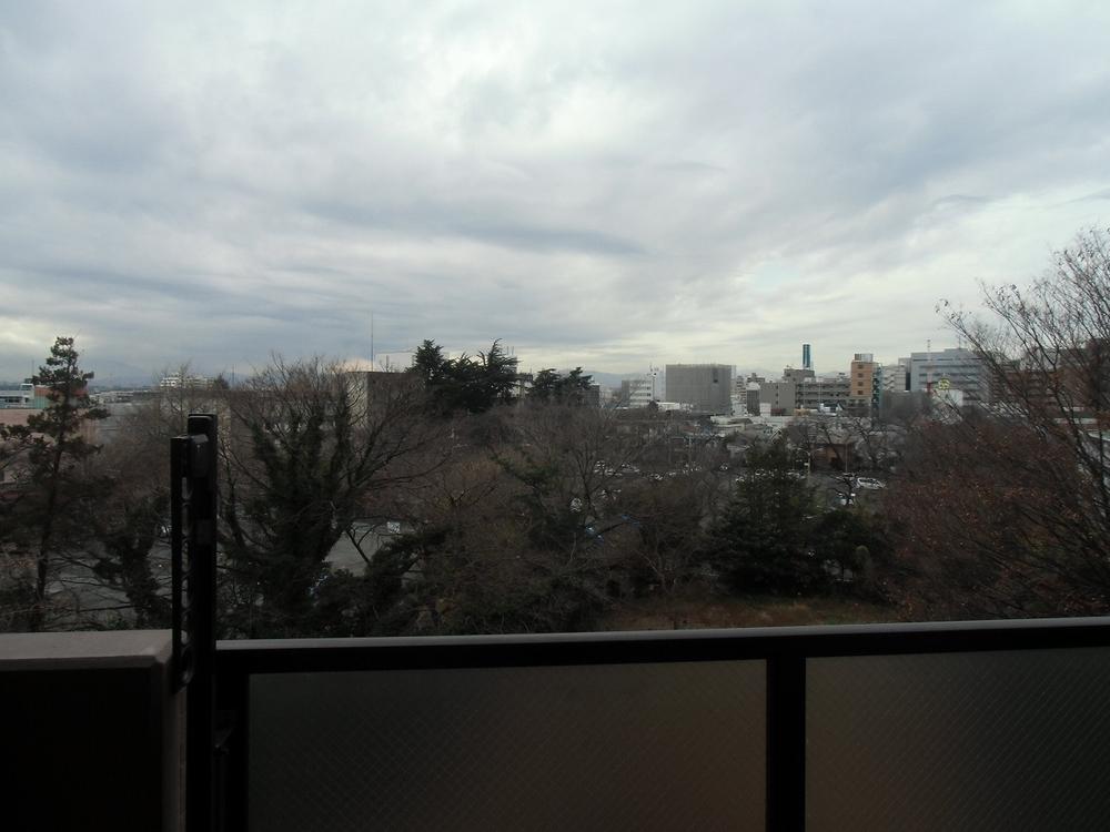 View photos from the dwelling unit. Indoor (12 May 2013) Shooting