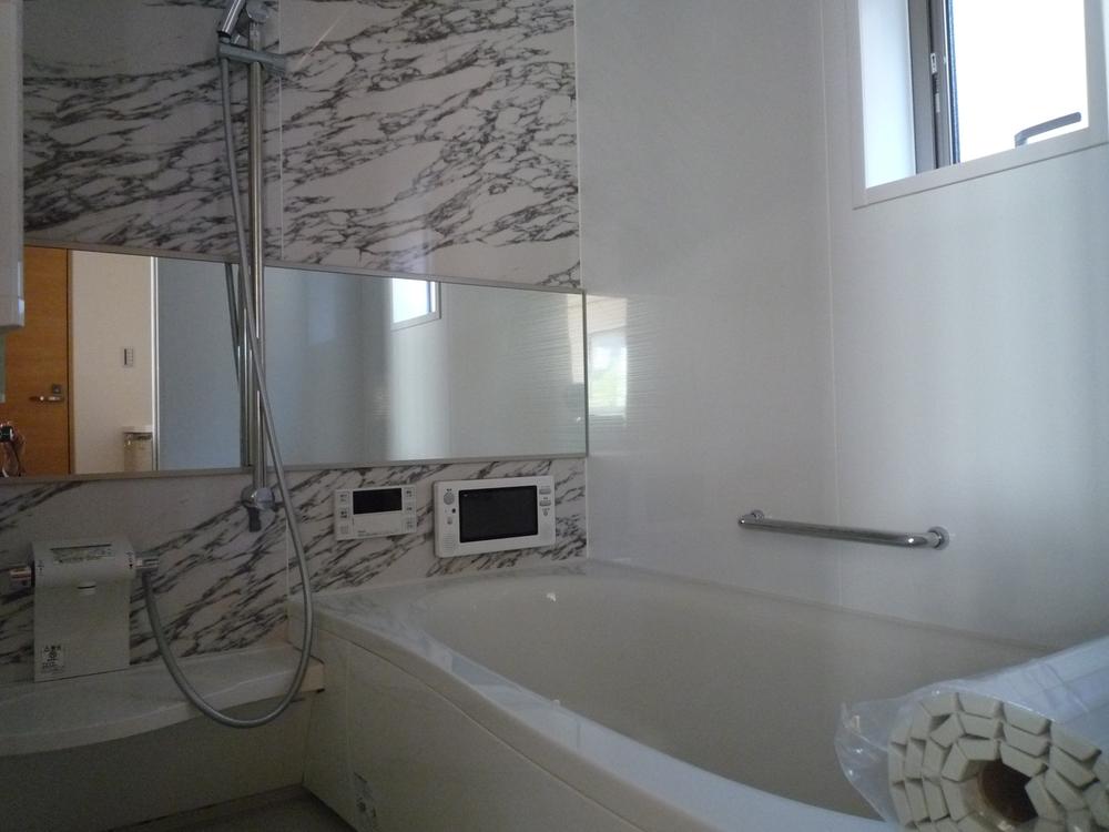 Bathroom. Indoor (11 May 2013) Shooting