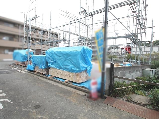 Local appearance photo. B Building Time basis