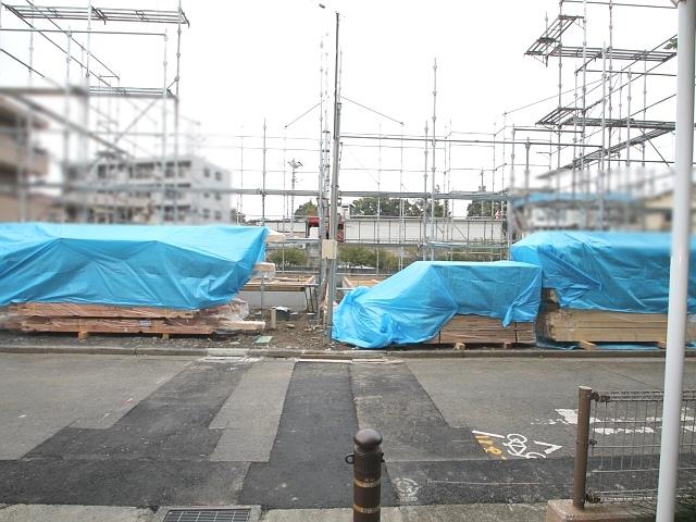 Local appearance photo. B Building (photo right) Time basis