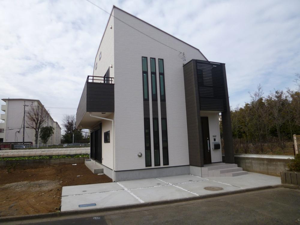 Local appearance photo. Local (12 May 2013) Shooting