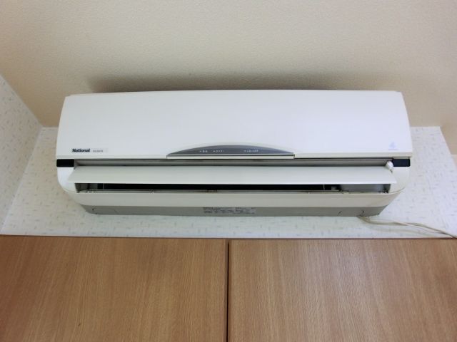 Other Equipment. Air conditioning ☆