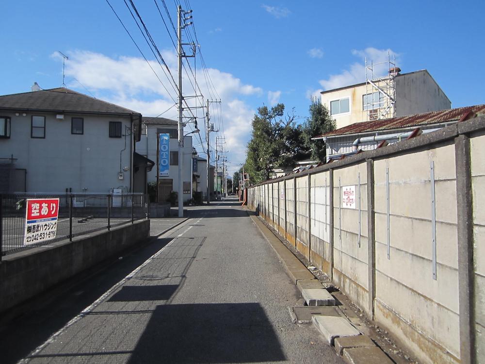 Local photos, including front road. Local (11 May 2013) Shooting