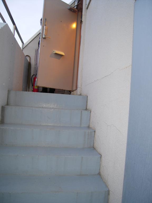 Other common areas. Only stairs up to 401