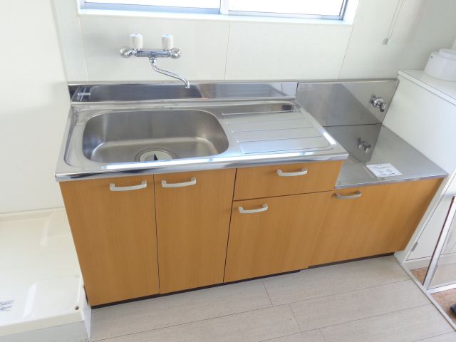 Kitchen. Gas stove is can be installed in the kitchen ☆