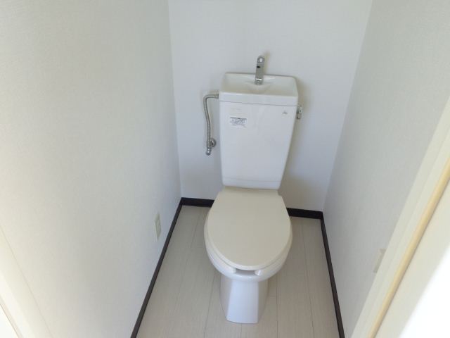 Toilet. Since the power supply with a toilet can be retrofitted is Washlet ☆
