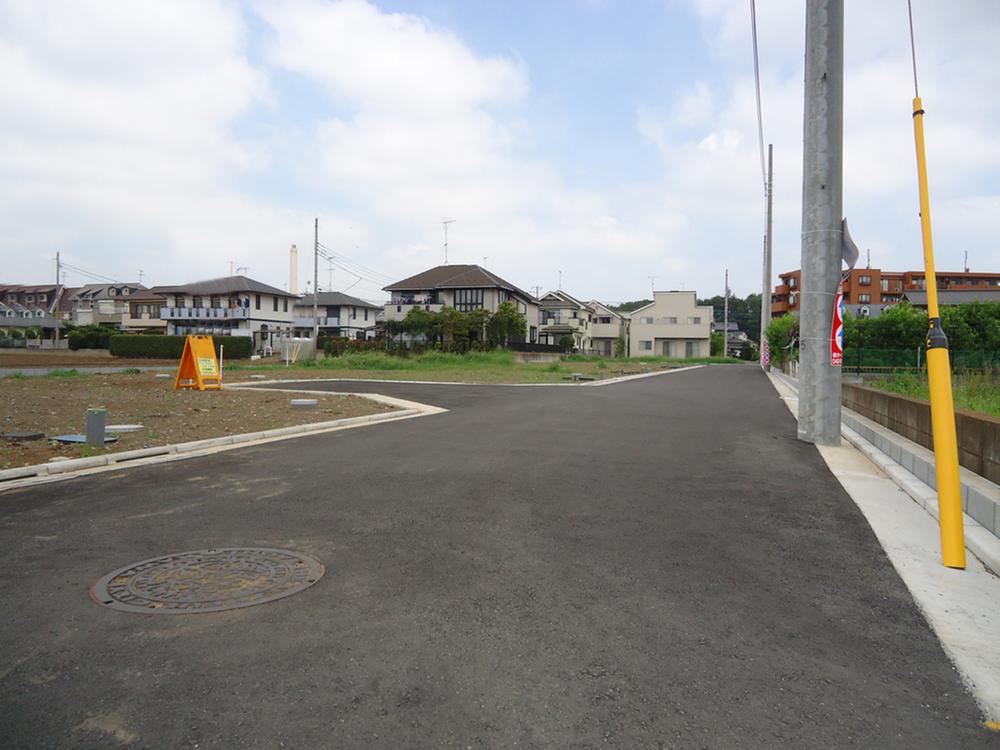 Local photos, including front road. Local (July 2013) Shooting