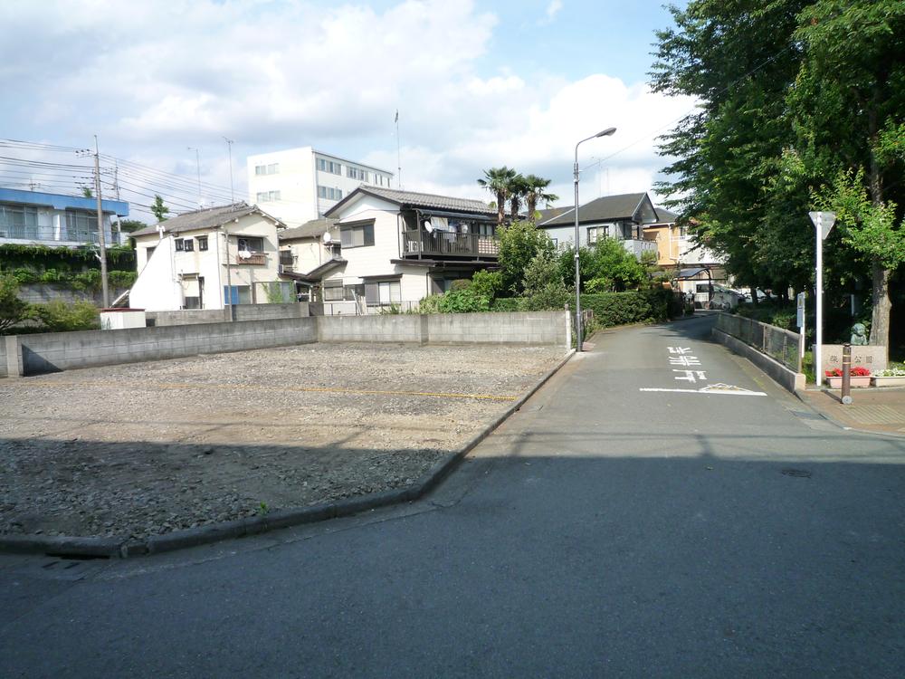 Local photos, including front road. Local (August 2013) Shooting