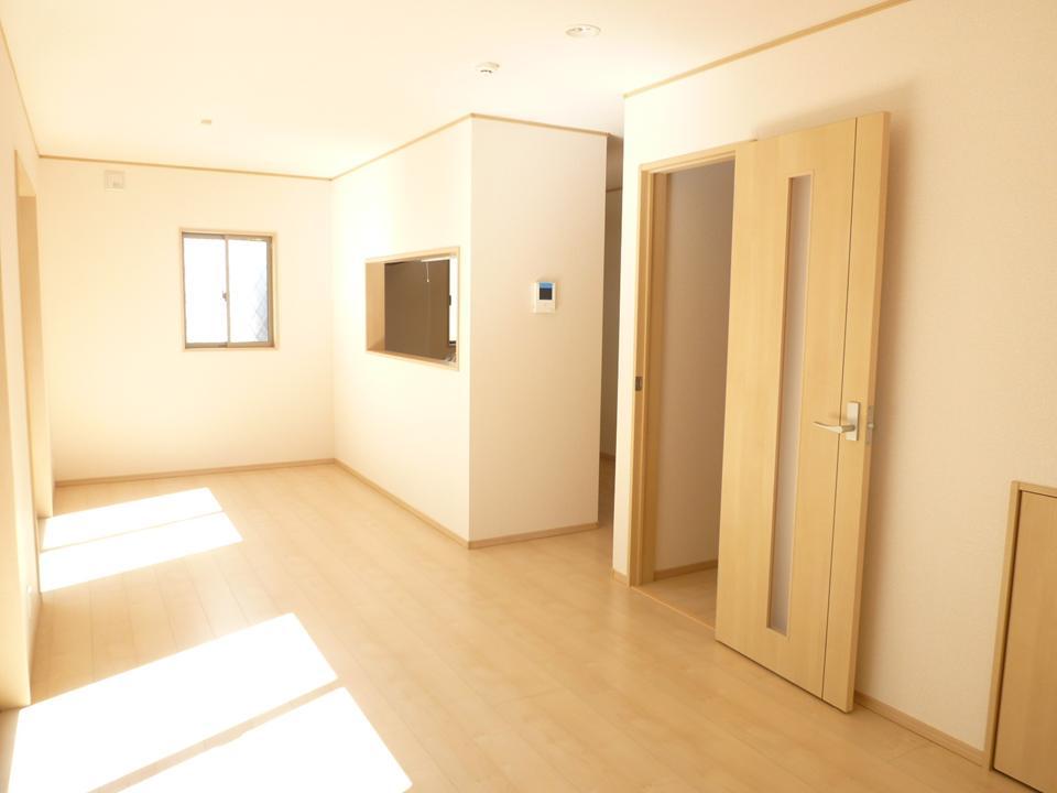 Same specifications photos (living). Same specifications