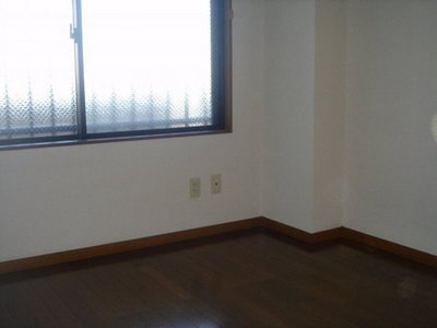 Living and room. Bedroom is 6 Pledge