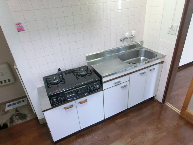 Kitchen. Is a kitchen gas stove can be installed cooking space is ensured ☆