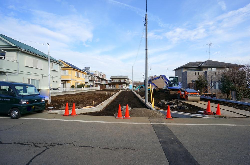 Local photos, including front road. December 2013 shooting