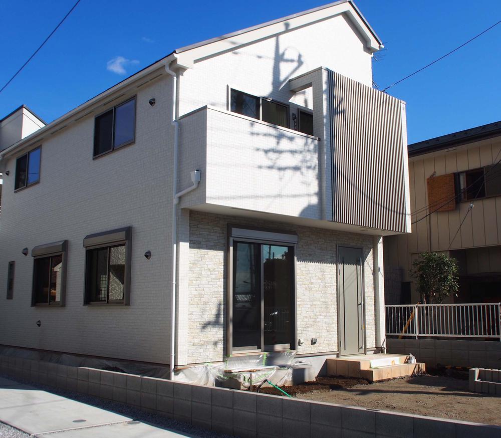 Local appearance photo. Local (11 May 2013) Shooting