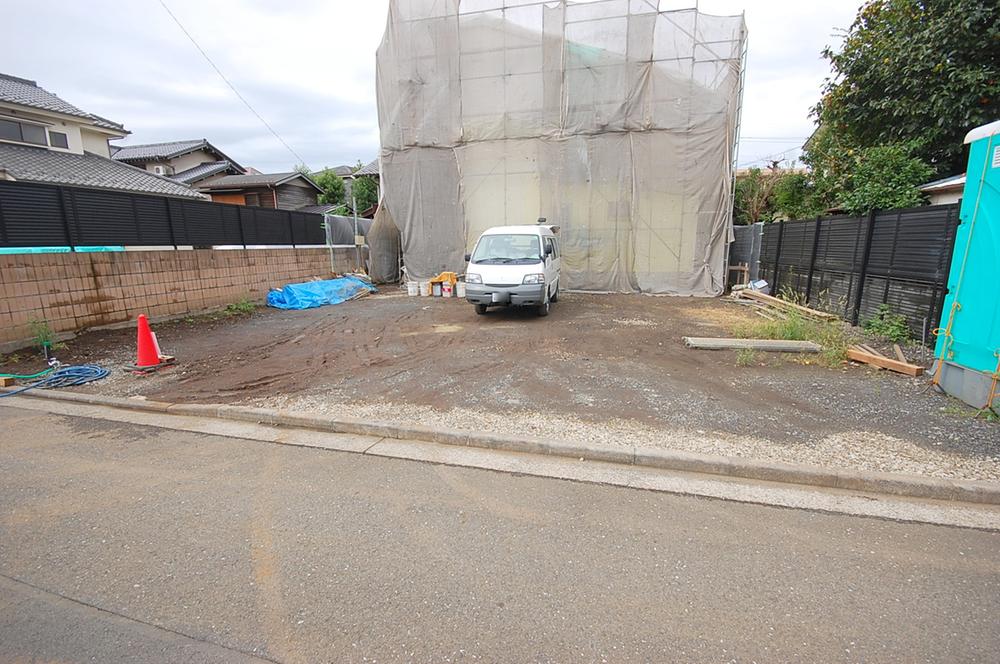 Local photos, including front road. 2013 September shooting