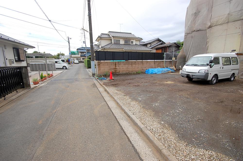 Local photos, including front road. 2013 September shooting