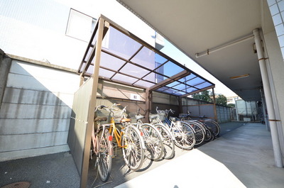 Other common areas. ☆ Covered parking lot ☆