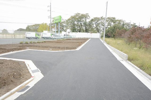 Local photos, including front road. From local south (October 2013) Shooting