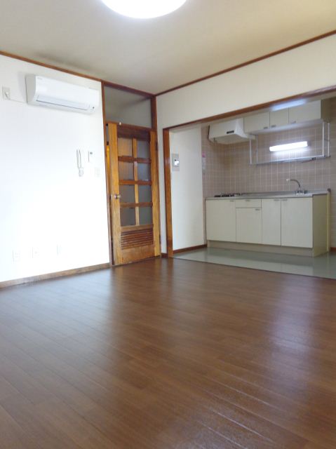 Living and room. Living room measuring 11 tatami ☆