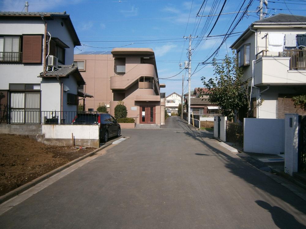 Local photos, including front road. Local (11 May 2013) Shooting