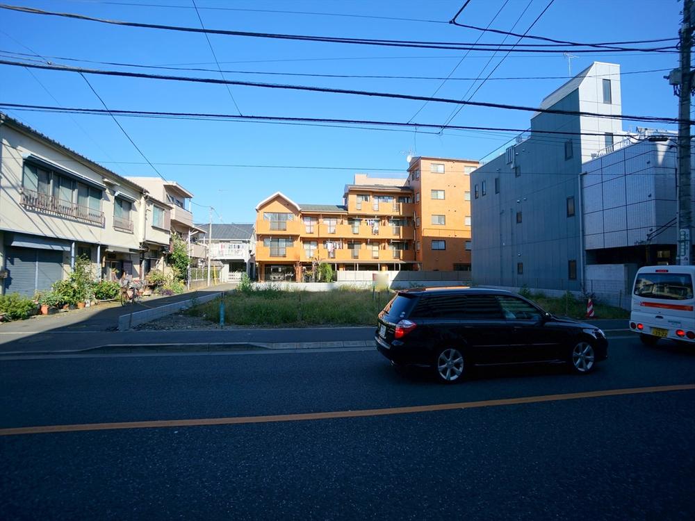 Local photos, including front road. 2013 November shooting