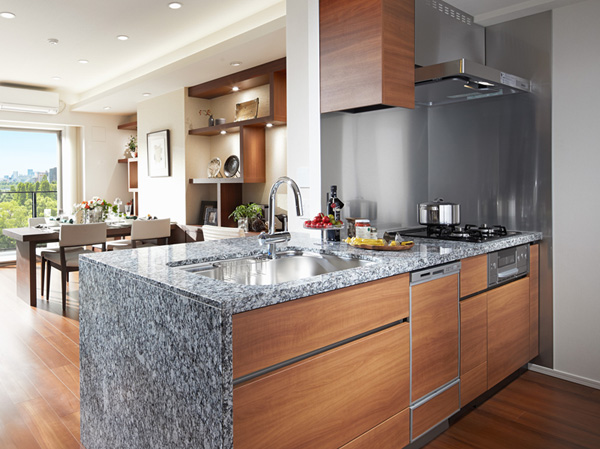 Kitchen.  [kitchen] Kitchen for fun cooking. Water around you use every day is, In order to achieve both the kindness and cleanliness of the environment, Adopt the equipment specifications in consideration of the ease of advanced eco-performance and care.  ※ Local seventh floor equivalent than shooting the south plus the synthesized CG process view photos (July 2013) was, In fact a slightly different.