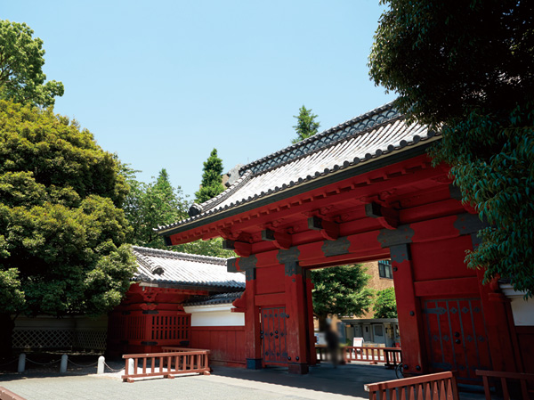 Surrounding environment. University of Tokyo (about 540m ・ 7-minute walk)