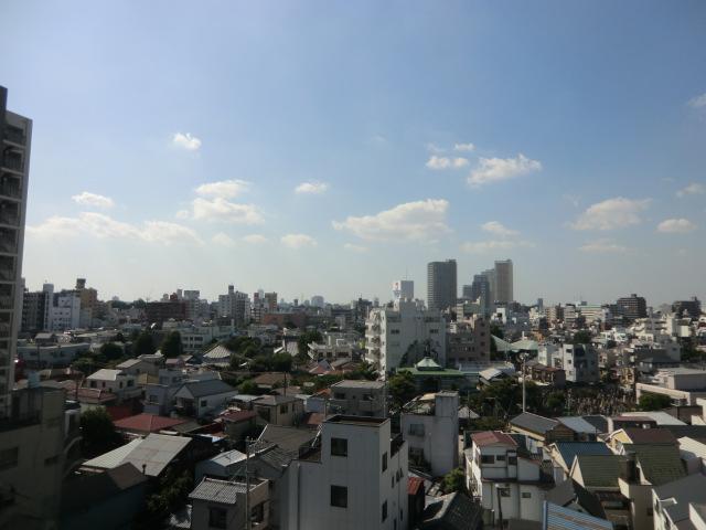 View photos from the dwelling unit. View from the site (October 2013) Shooting