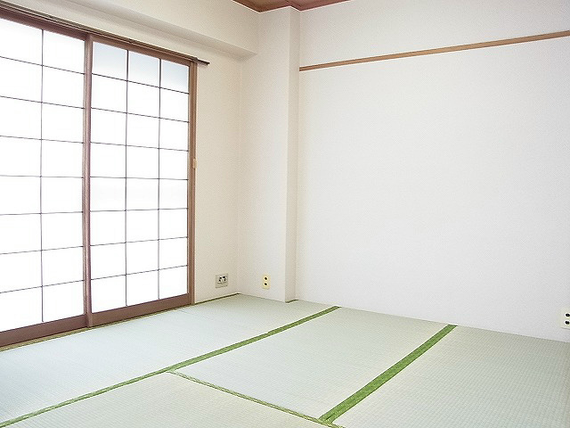 Other room space. Japanese-style room 4.5 Pledge