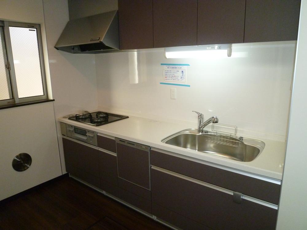 Kitchen. Indoor (11 May 2013) Shooting