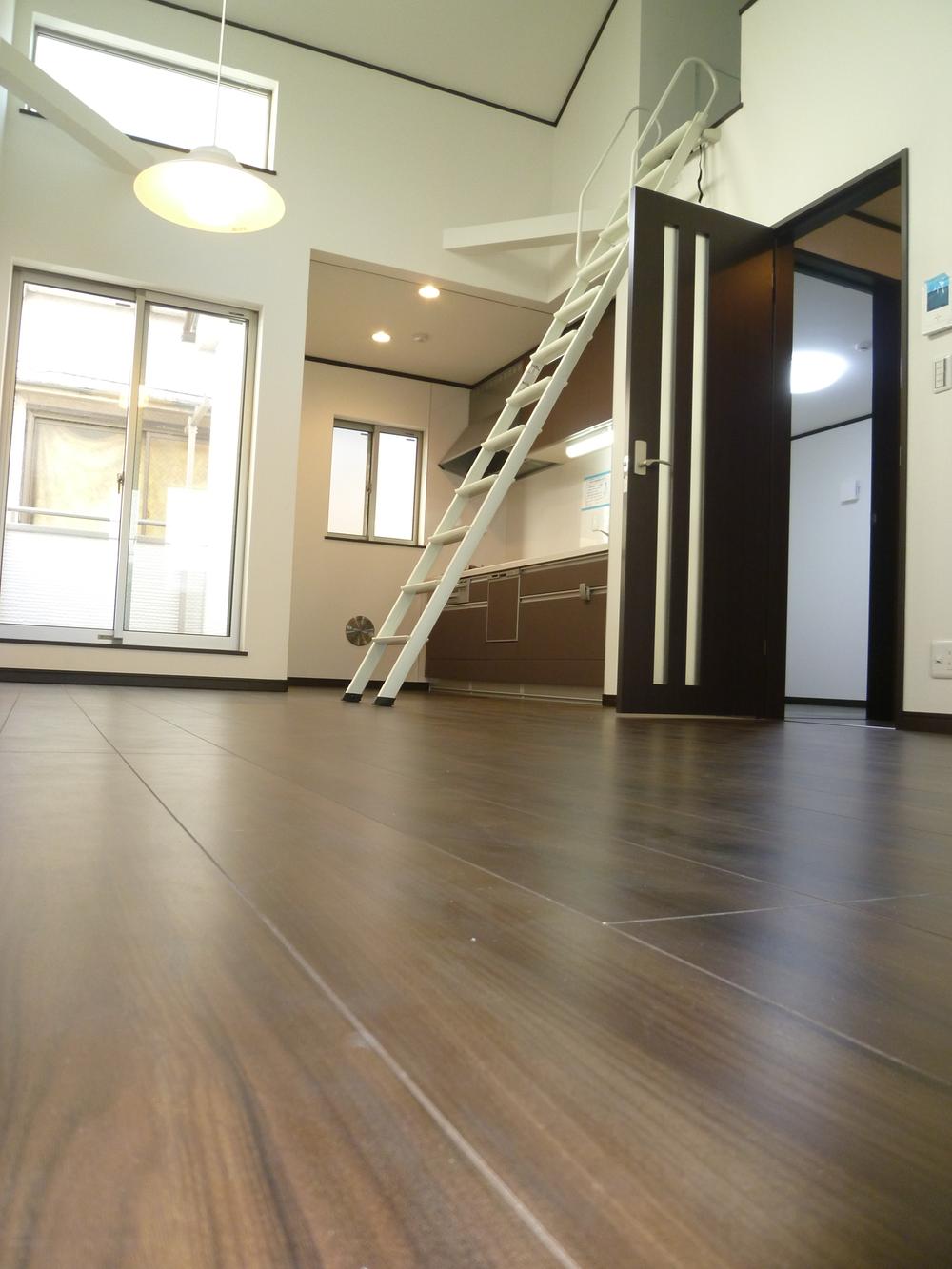 Same specifications photos (living)