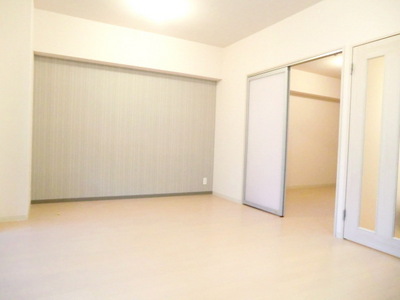 Other room space. Accent Cross is fashionable rooms