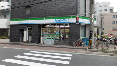 Convenience store. 180m to Family Mart (convenience store)