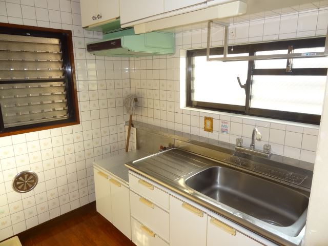 Kitchen. Japanese style room