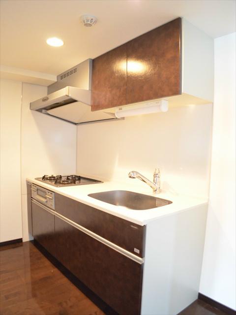 Kitchen. Relaxed some kitchen space