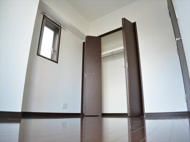Non-living room. Western-style take the two sides lighting