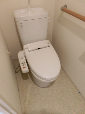 Toilet. ☆ Bidet ☆