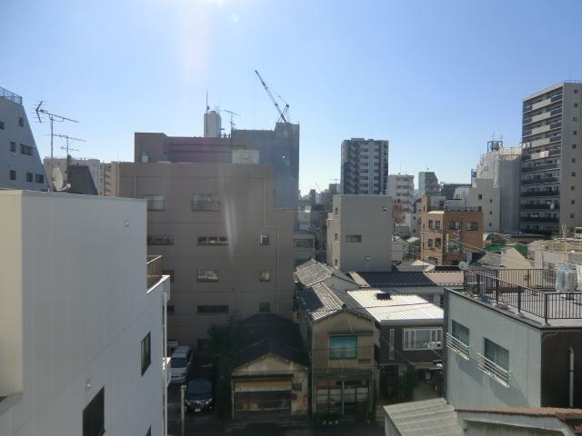 View photos from the dwelling unit. View from the site (November 2013) Shooting