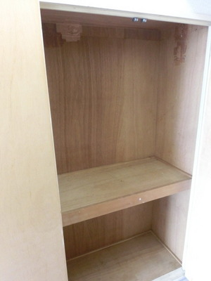 Receipt. Storage space with depth