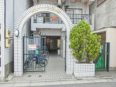 Entrance. Beautiful entrance