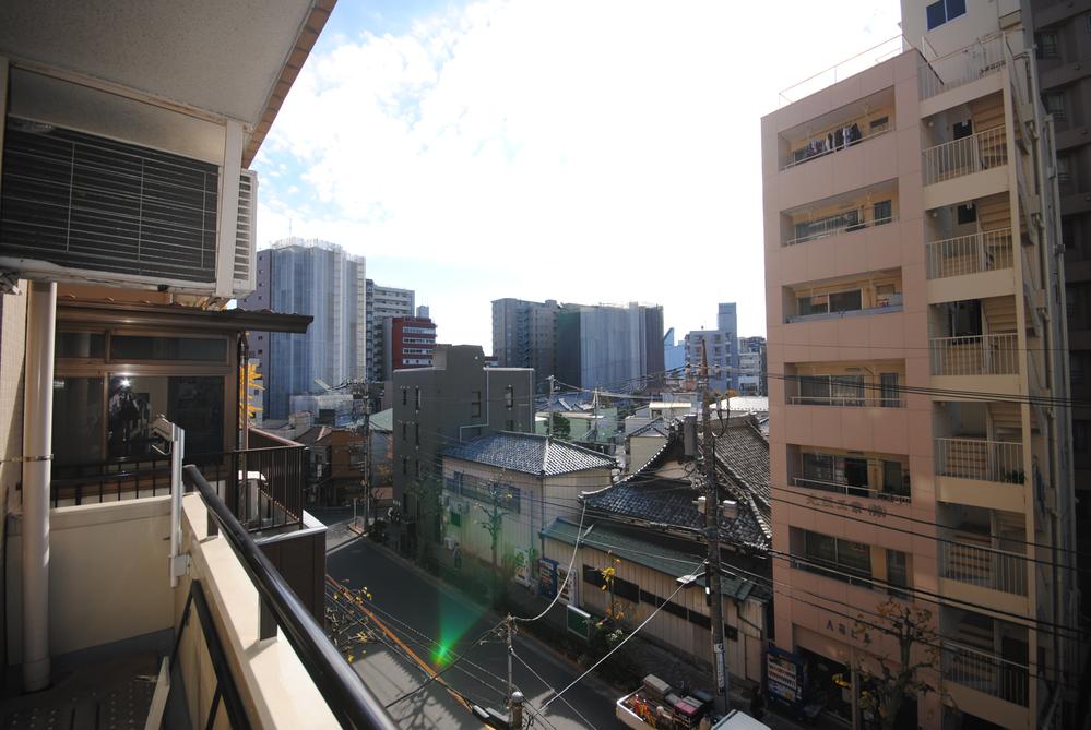 View photos from the dwelling unit. View from the site (November 2013) Shooting