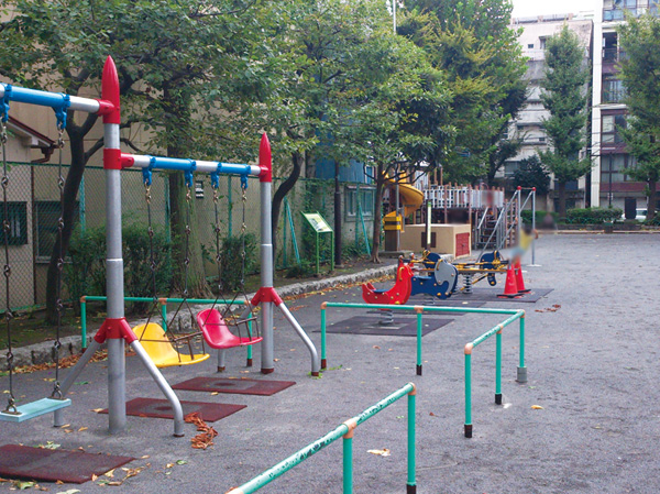 Surrounding environment. Municipal Kojima park (6-minute walk / About 440m)